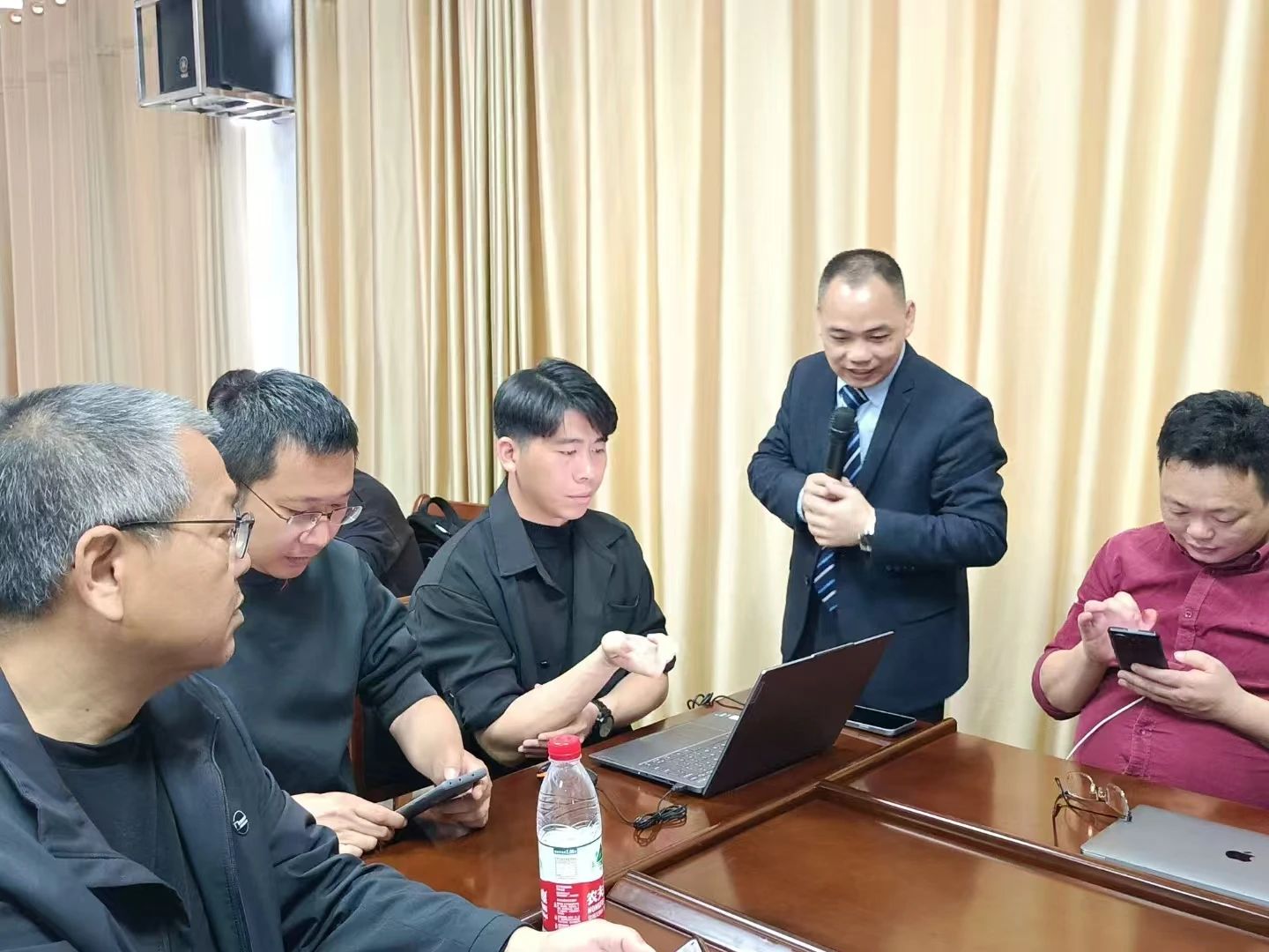 1744774884184470.jpg 2.jpg